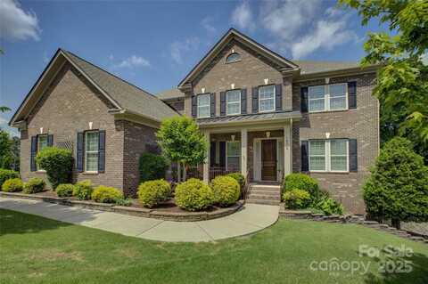 16519 Flintrock Falls Lane, Charlotte, NC 28278