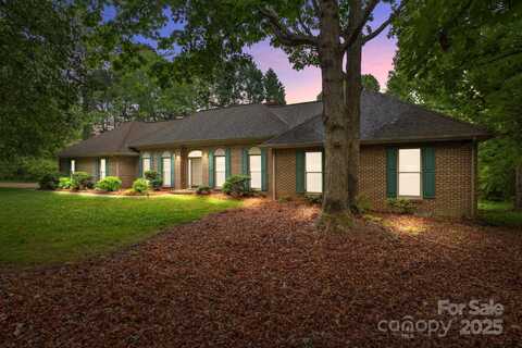 8368 Fairfield Forest Road, Denver, NC 28037