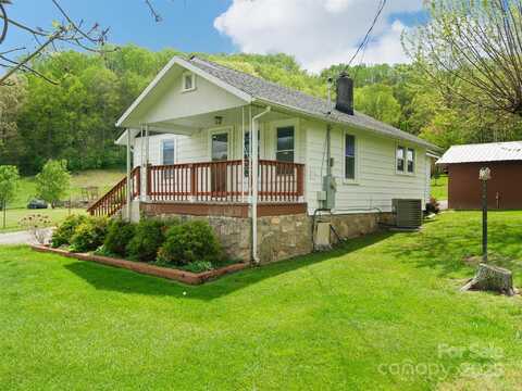 819 Mauney Cove Road, Waynesville, NC 28786