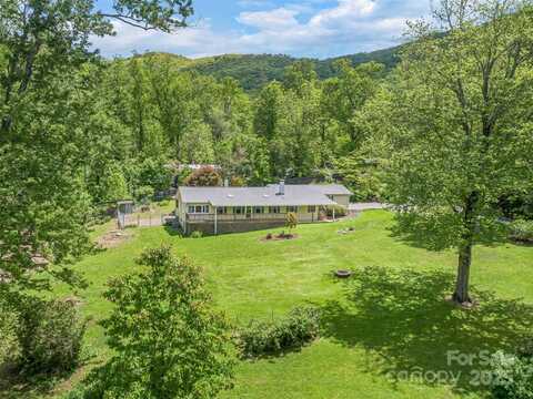 128 Summer Haven Road, Swannanoa, NC 28778