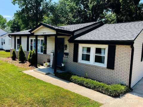 217 Hickory Drive, Mooresville, NC 28115