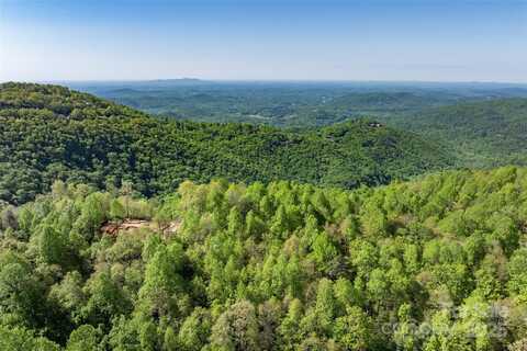 999 Mountain Summit Road, Zirconia, NC 28790