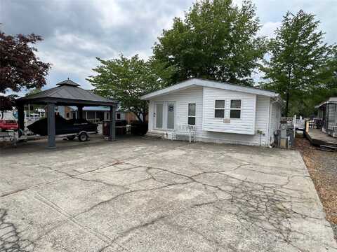 101 Dogwood Circle, New London, NC 28127