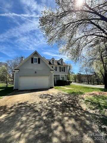 8817 Elkins Park Drive, Matthews, NC 28105