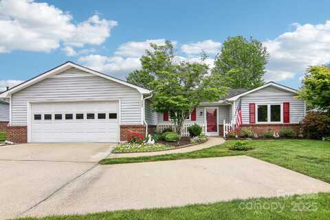208 Dartcrest Drive, Hendersonville, NC 28792