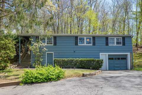 7 Greenwich Drive, Southbury, CT 06488