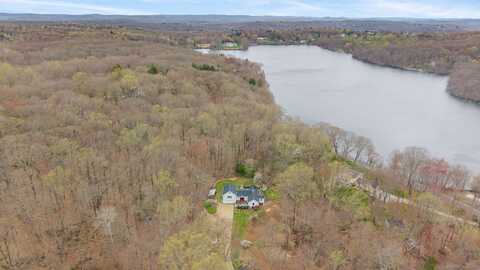 98 Taunton Lake Road, Newtown, CT 06470