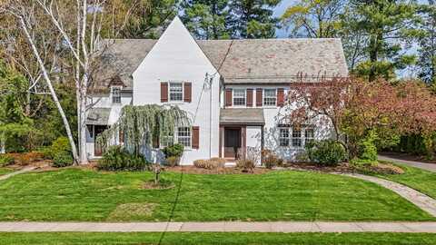 10 Norwood Road, West Hartford, CT 06117