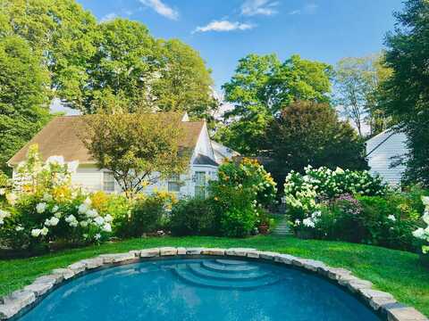 721 Ridgefield Road, Wilton, CT 06897