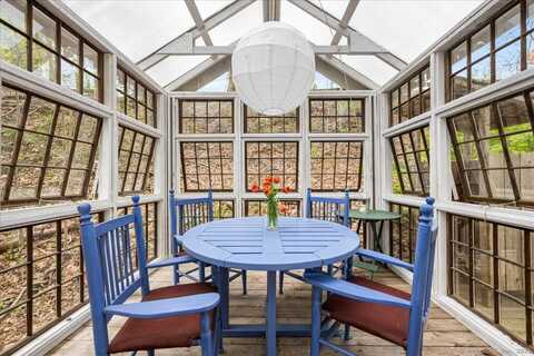 43 North Main Street, Chester, CT 06412