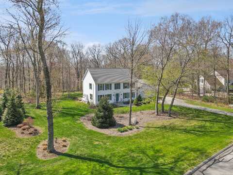 11 Eska Drive, Ledyard, CT 06339