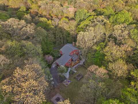 14 Parsons Lane, Redding, CT 06896