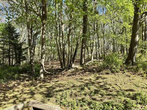 11 Mamacoke Road, Waterford, CT 06375