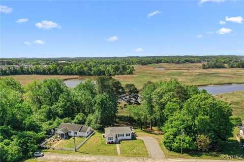 905 Wakefield Avenue, Tappahannock, VA 22560