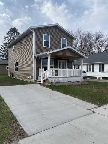 302 N PEACH AVENUE, Marshfield, WI 54449