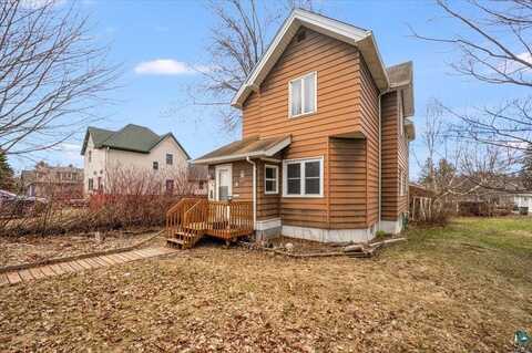 8 4th St, Proctor, MN 55810