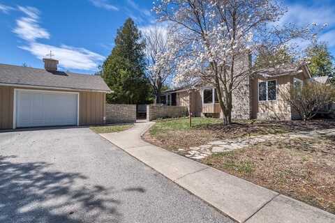10471 Town Line Dr, Ephraim, WI 54211