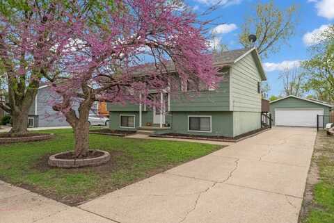 1010 7th Street NW, Altoona, IA 50009