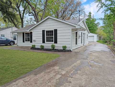 1615 E 29th Street, Des Moines, IA 50317
