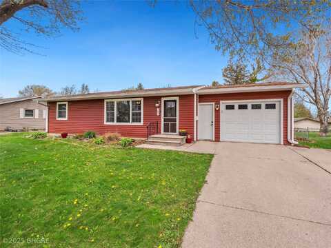 707 Arlington Drive, Marshalltown, IA 50158