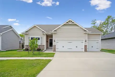 6398 NE 8th Court, Des Moines, IA 50313