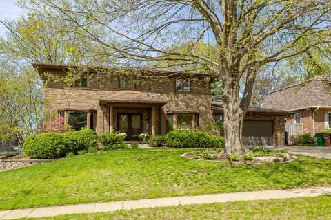 2012 69th Street, Windsor Heights, IA 50324