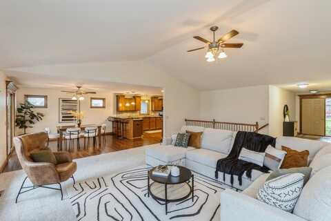 15419 Northview Drive, Urbandale, IA 50323