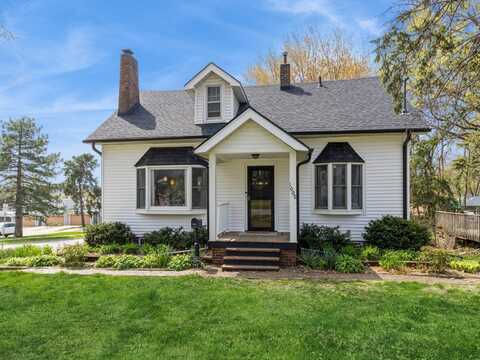 1000 66th Street, Windsor Heights, IA 50324