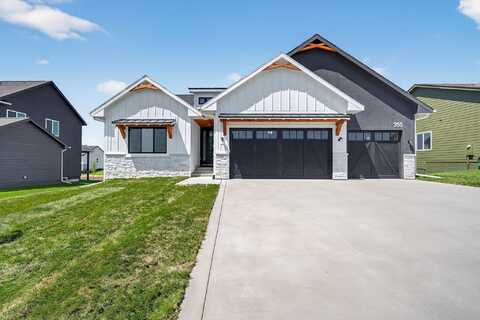 355 NW Red Oak Drive, Waukee, IA 50263
