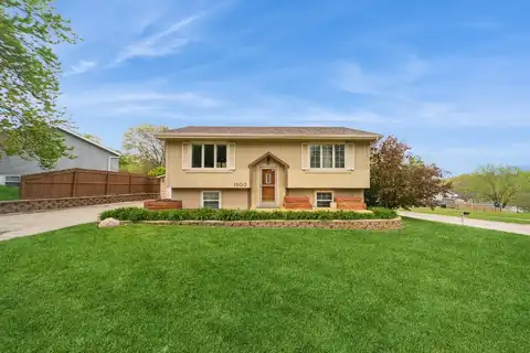 1600 W Detroit Avenue, Indianola, IA 50125