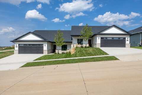 1446 Autumn Ridge, Dubuque, IA 52003