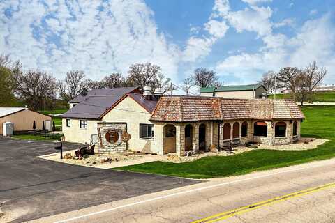 30824 Olde Hawkeye, Dyersville, IA 52040