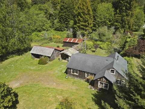9511 US 101 N HWY, Smith River, CA 95567