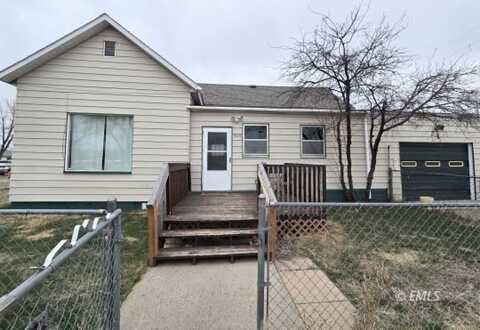 909 N 5th St, Miles City, MT 59301