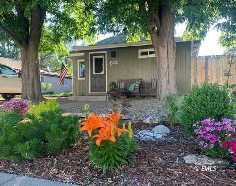 612 S Montana Ave, Miles City, MT 59301