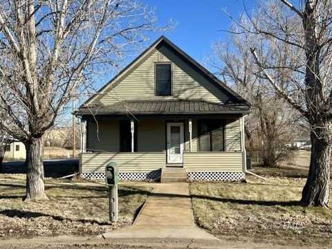 221 Tatro St, Miles City, MT 59301