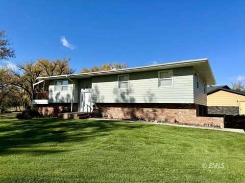 1023 Cottonwood Ln, Miles City, MT 59301