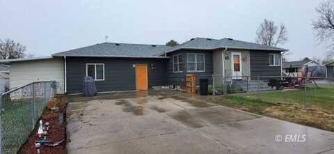 2217 Batchlor St, Miles City, MT 59301