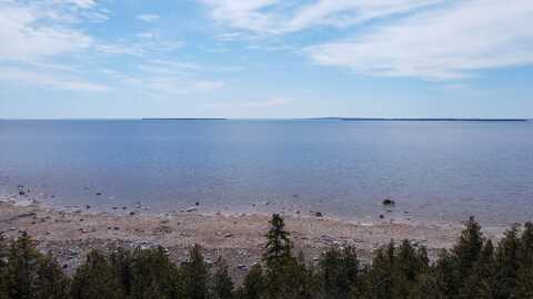 312 Pontchartrain TRL, Hessel, MI 49745