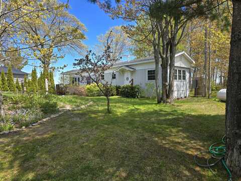 4941 S SAWMILL POINT RD, Brimley, MI 49715