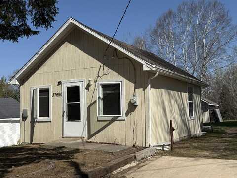 37690 W 2nd ST, Hulbert, MI 49748