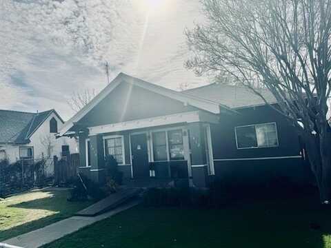 2412 Thomas Avenue E, Fresno, CA 93701