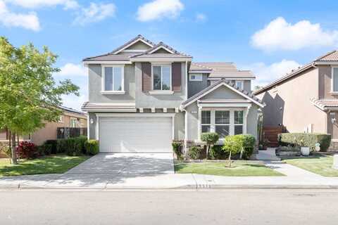 3575 Bellaire Avenue, Clovis, CA 93619