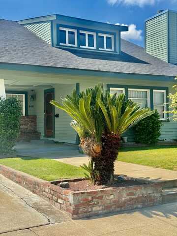648 Elizabeth Street E, Fresno, CA 93728