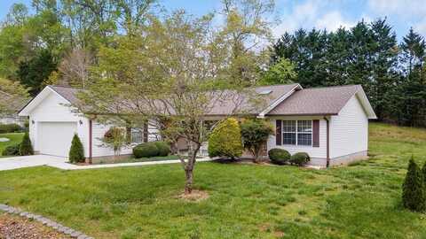 15 Cove Xing Rd, Franklin, NC 28734