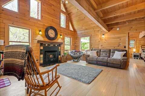 201 Stockton Rd, Franklin, NC 28734