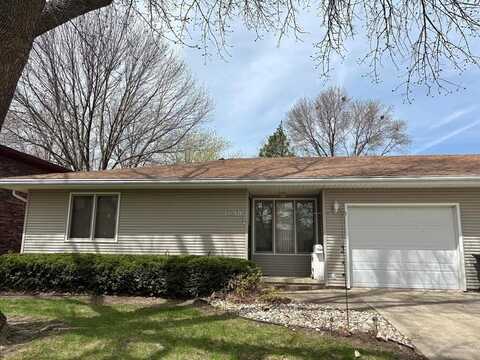 1630 Knollcrest Dr., Fort Dodge, IA 50501