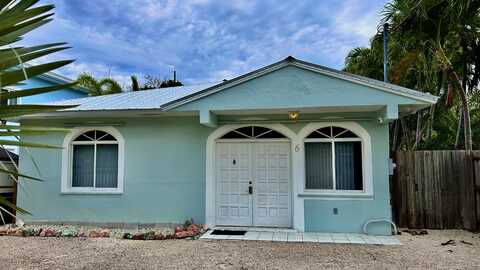 6 SE Marlin Avenue, Key Largo, FL 33037