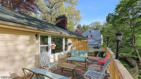 44 Evergreen Dr, Berkeley Heights, NJ 07922