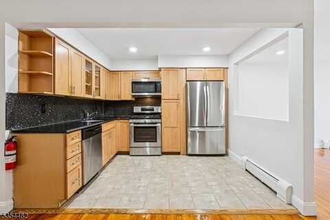 89 Ferry St, Jersey City, NJ 07307